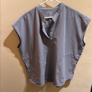 FIGS Rafaela oversized scrub top (light gray) xl